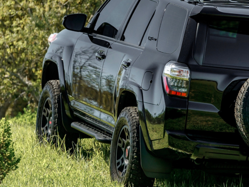Cali Raised LED Cali Raised 10-24 Toyota 4Runner Step Ed Bolt On Rock Sliders - Kick Out/No Filler Plate/BedLiner CR2678