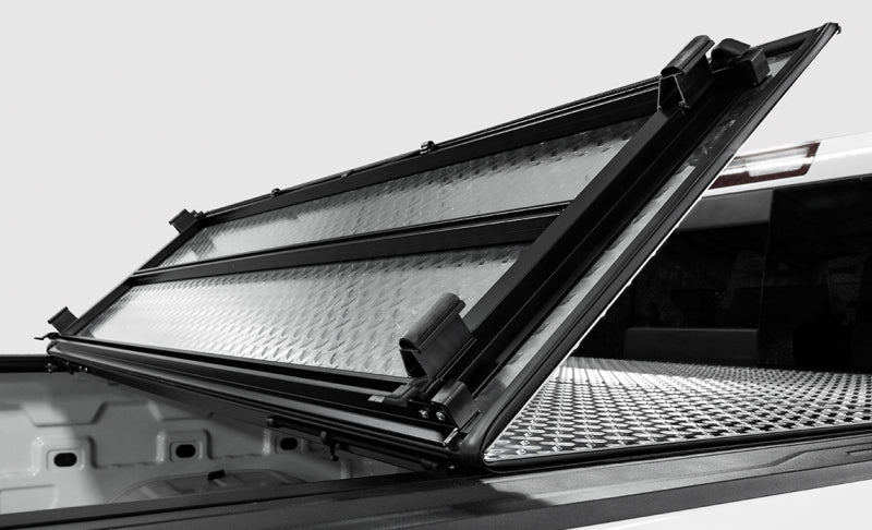 Access LOMAX Professional Series TriFold Cover 16-19 Toyota Tacoma 6ft Bed (Excl Trucks w/OE Cover) B0050029