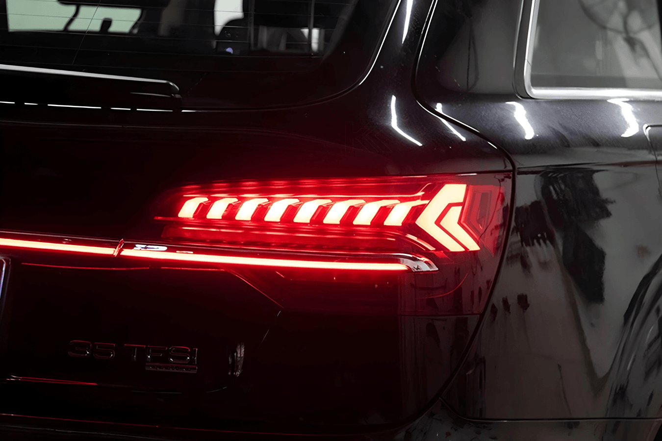 Audi 1st Gen Q7 Matrix LED Taillights (2006 - 2015)