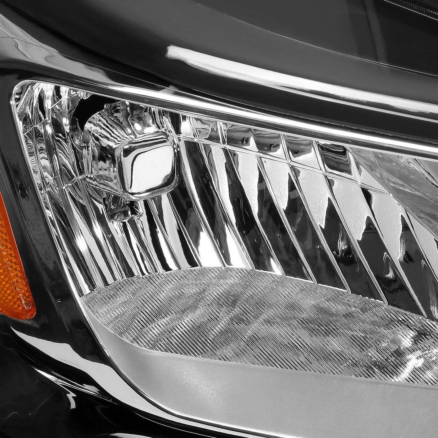 2013-2017 Chevrolet Traverse OE Style Right Headlight H7/H11
