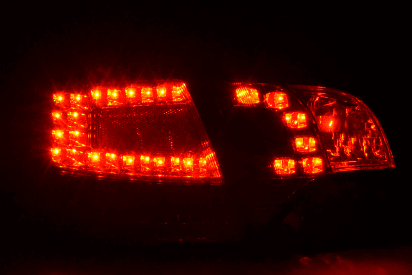 Audi A4 (B7/8E) Avant Chrome Smoke LED Taillights Set (2004-2008)