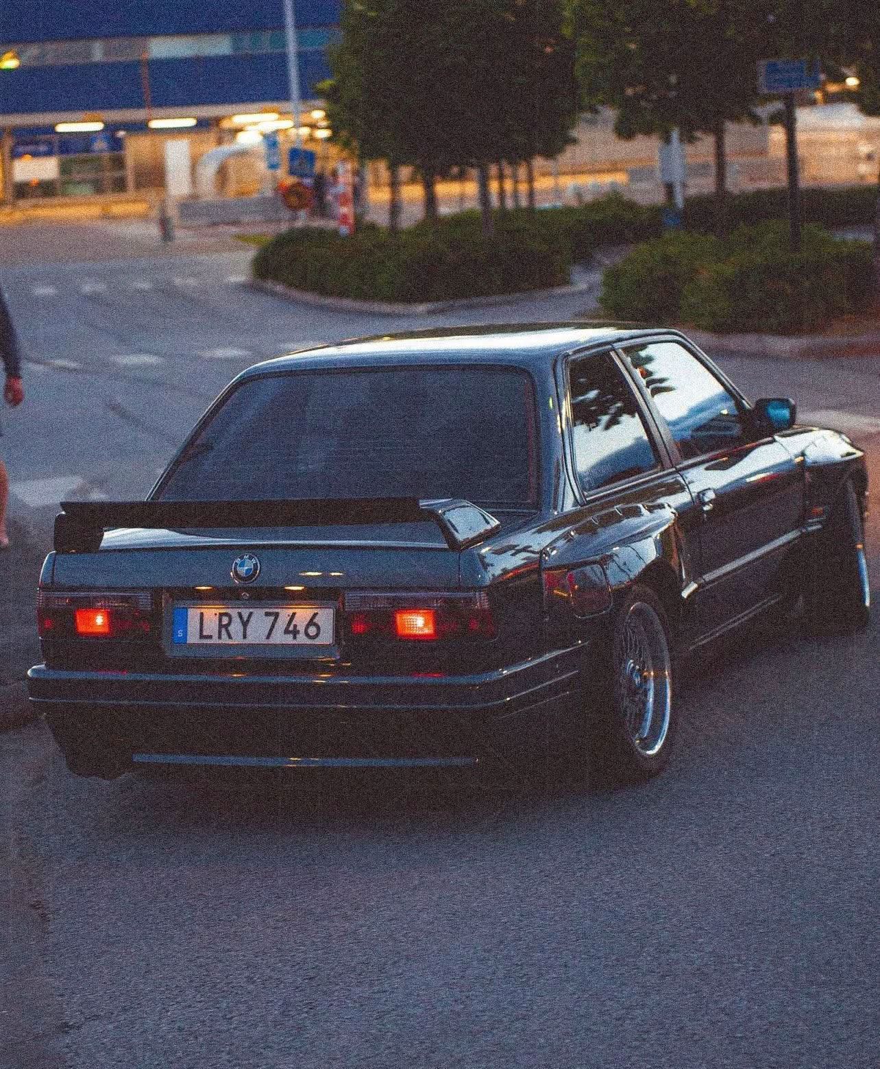 BMW 3-Series E30 Red/ Clear Tail Lights- Facelift (1988-1994)