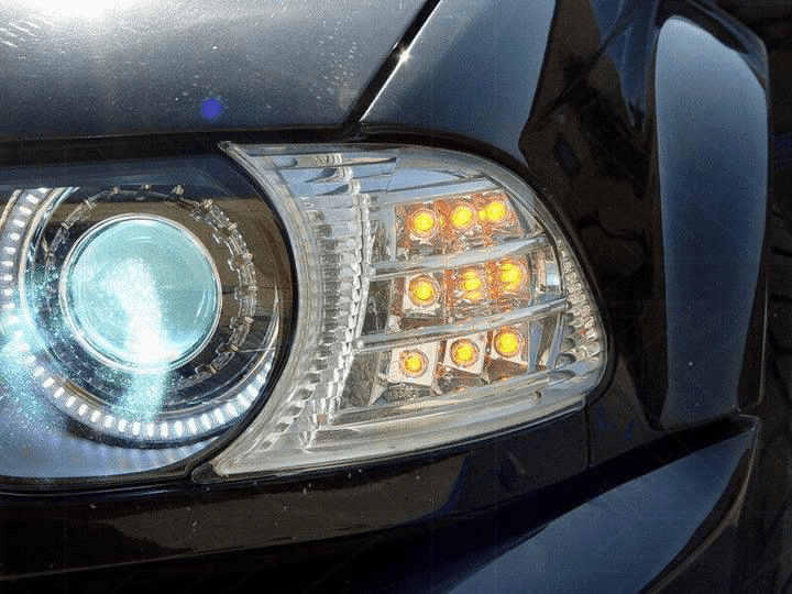 BMW E46 2D/Cabrio Crystal Clear Screw On LED Corner Lights (2002-2003)