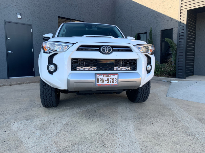 Cali Raised LED Cali Raised 14-24 Toyota 4Runner 32In Hidden Grille LED Light Bar Brackets - One Combo Beam CR2486