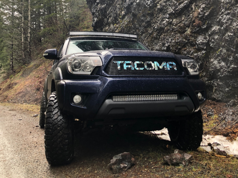 Cali Raised LED Cali Raised 05-15 Toyota Tacoma 32In Lower Bumper Flush Led Light Bar Kit - Blue Backlight - Small CR2450