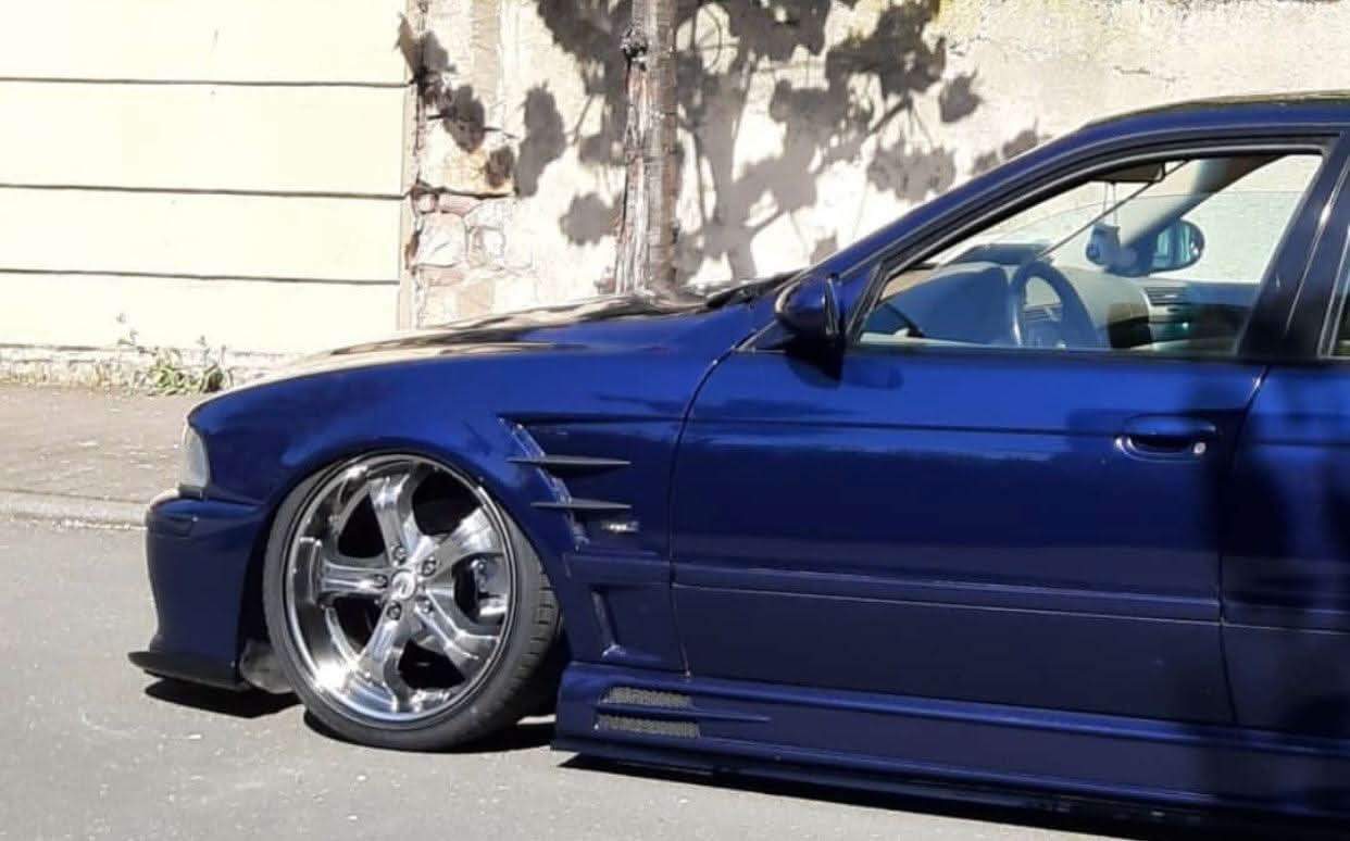 Rieger BMW E39 Vented Side Skirts V1